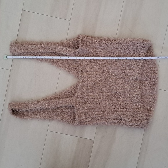 Urban Outfitters pink knit tank in size medium - Picture 6 of 7